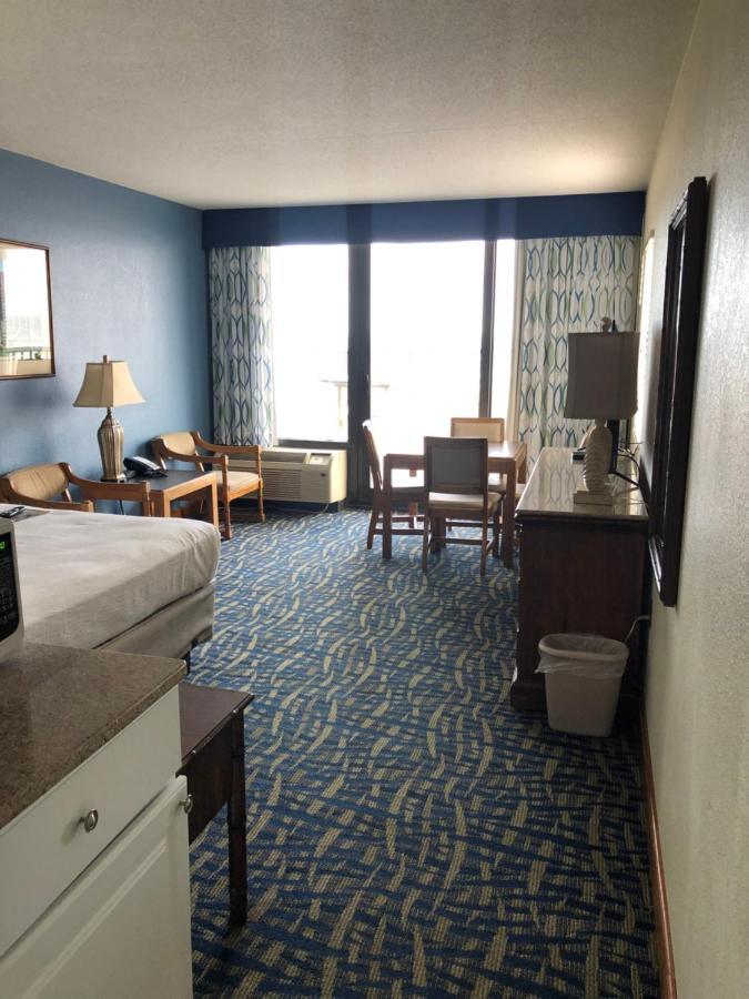 Family Room multiple Bedrooms Oceanfront Shared Deck