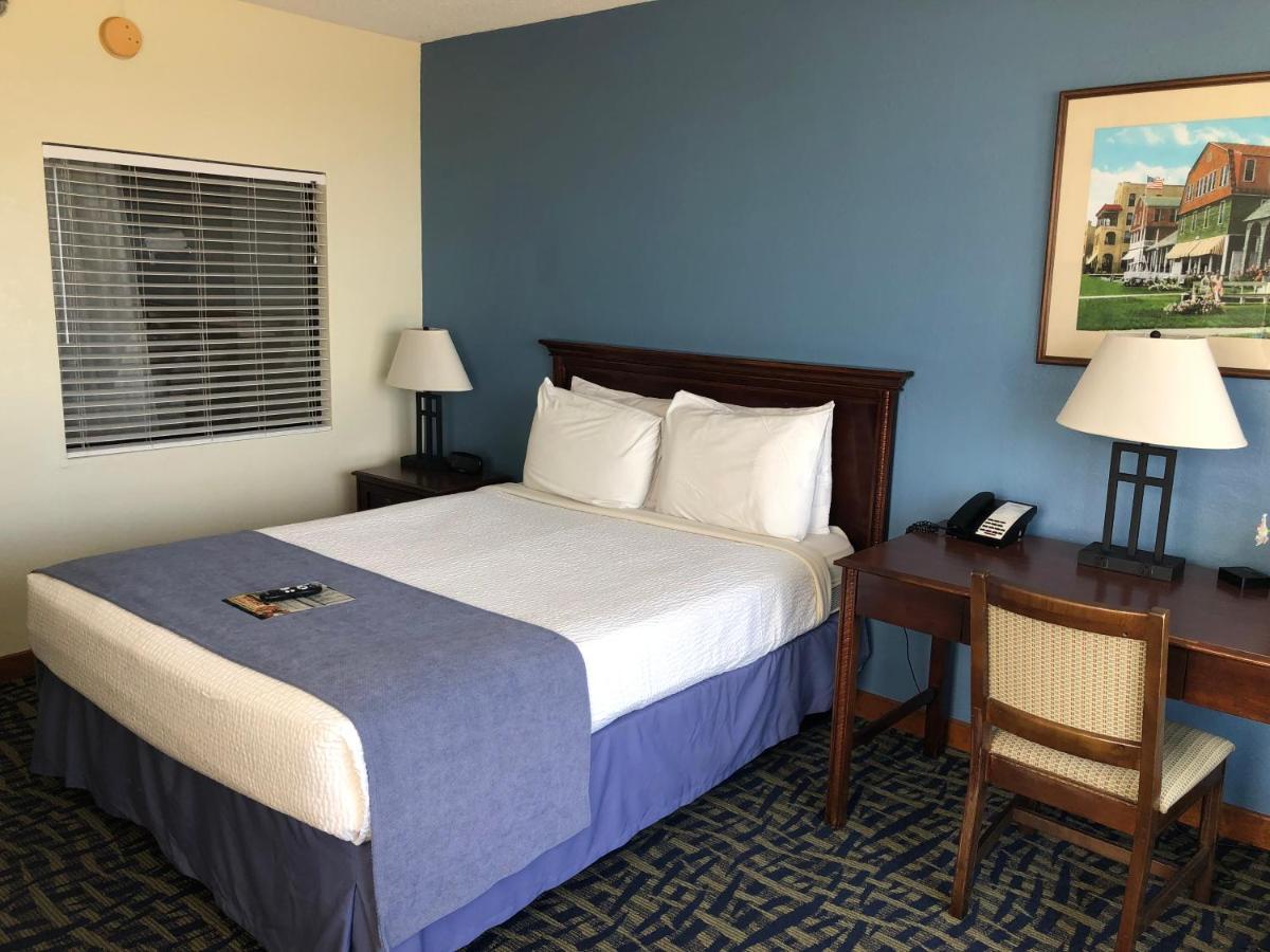 Queen Room Spa Bath Oceanfront Private Balcony