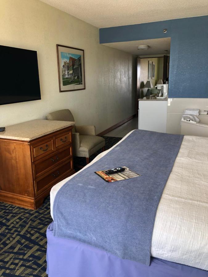 King Suite spa bath Oceanfront Private Balcony