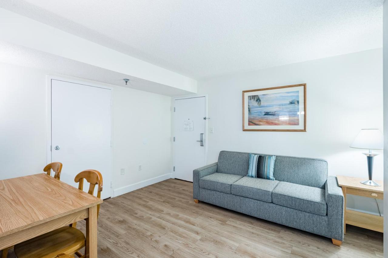 Deluxe King Suite