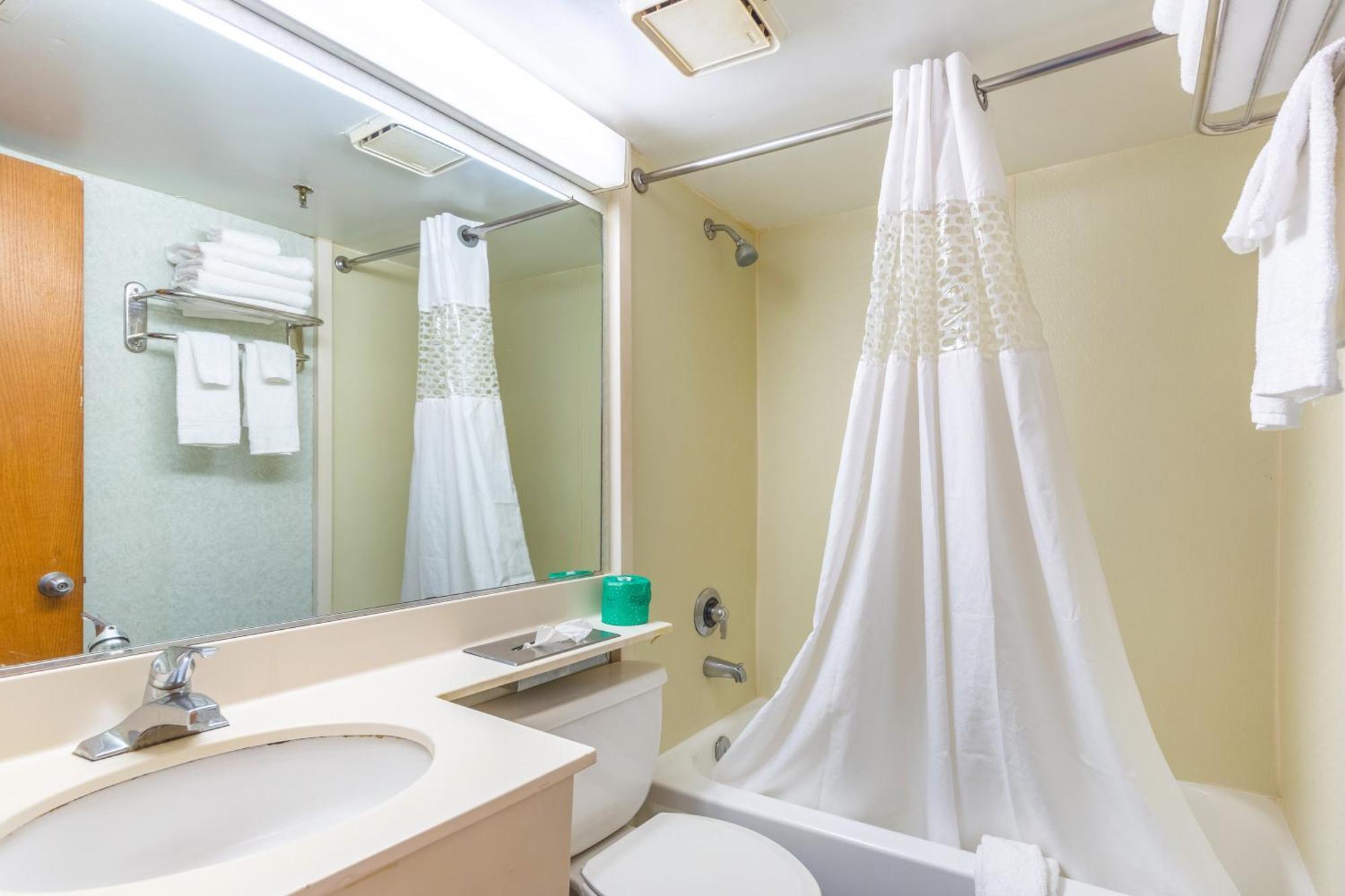 Double Room with Two Double Beds - Non-Smoking/Ground Floor