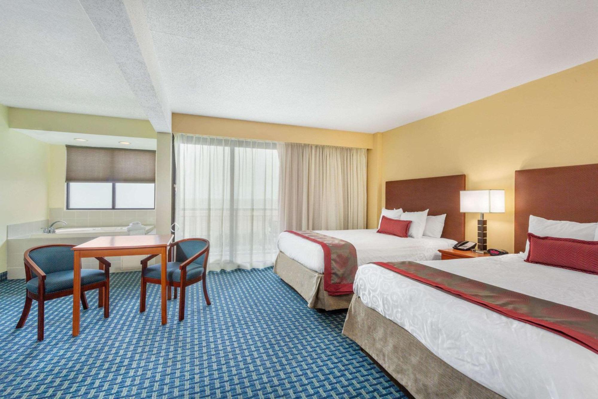 Double Room Oceanfront View Mobility Accessible Roll Shower or Non-Smoking