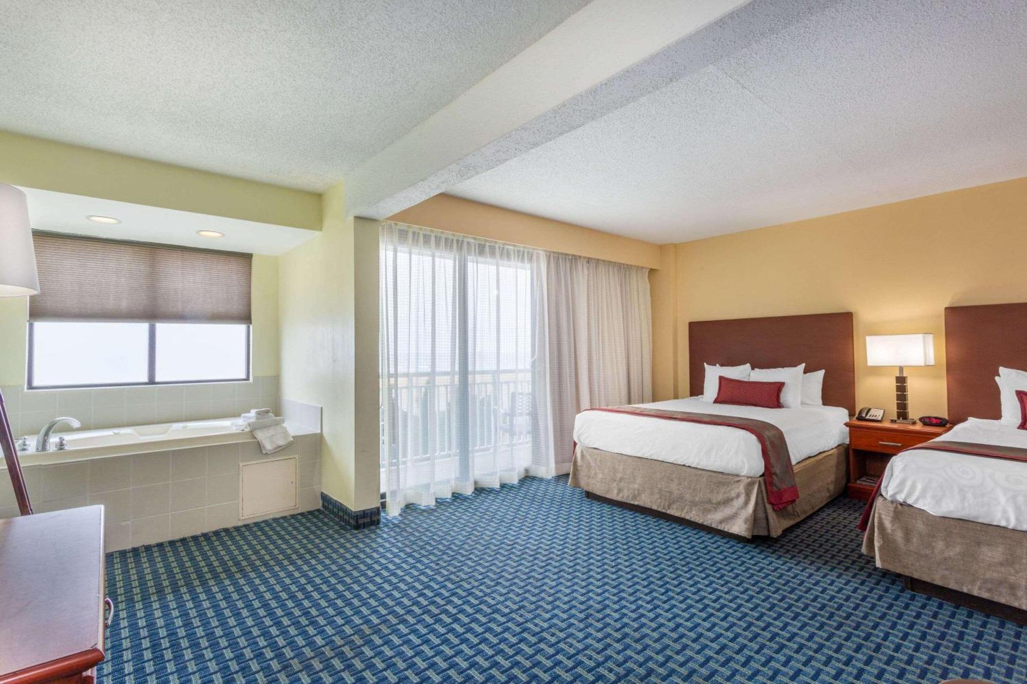 Double Room Oceanfront View Mobility Accessible Roll Shower or Non-Smoking