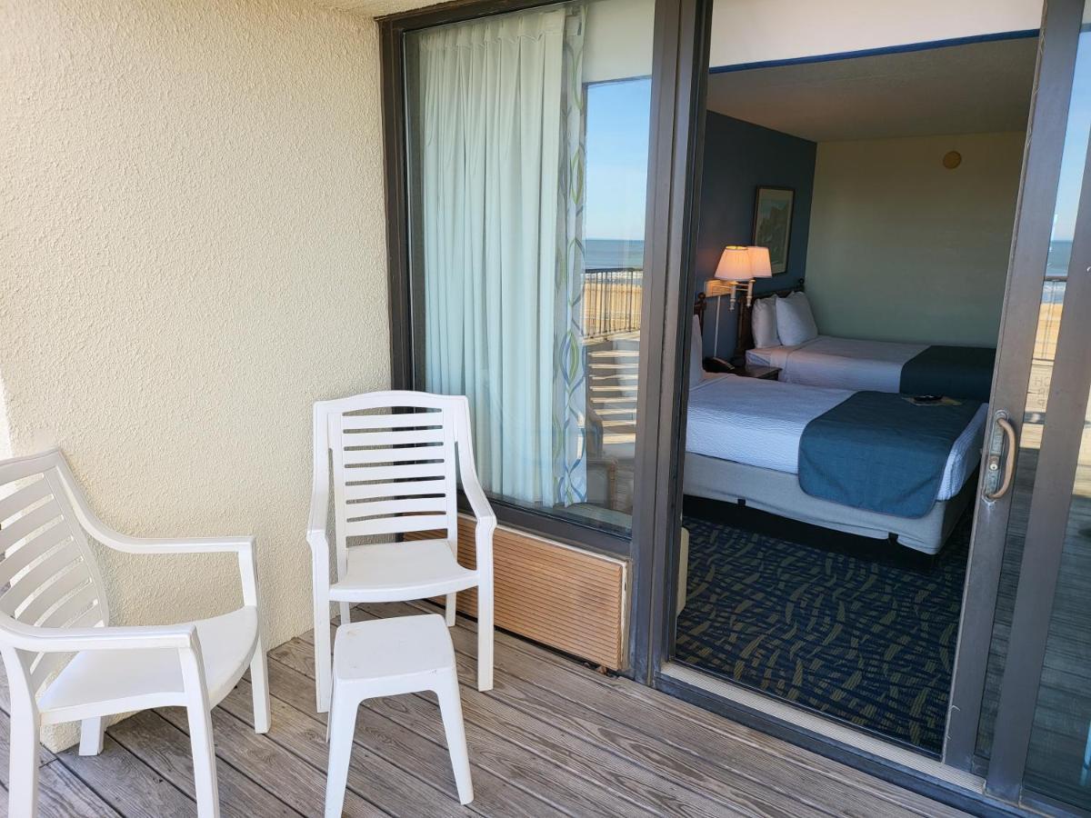Standard Room Two Double Beds Shared Deck Oceanfront