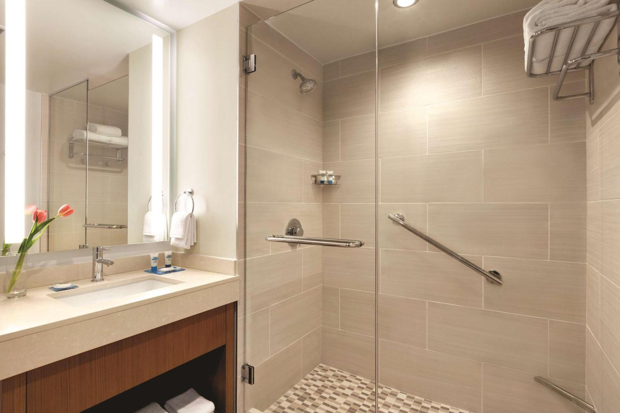 One-Bedroom Oceanfront Suite Two Queen Beds High Floor
