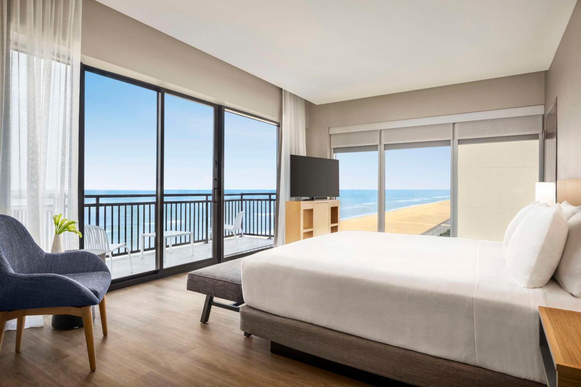 One-Bedroom Oceanfront King Suite Sofa Bed