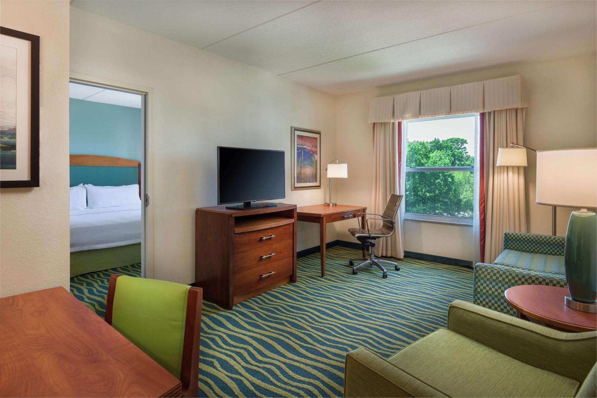 Two-Bedroom Suite - Non-Smoking,1551512704:JPEG