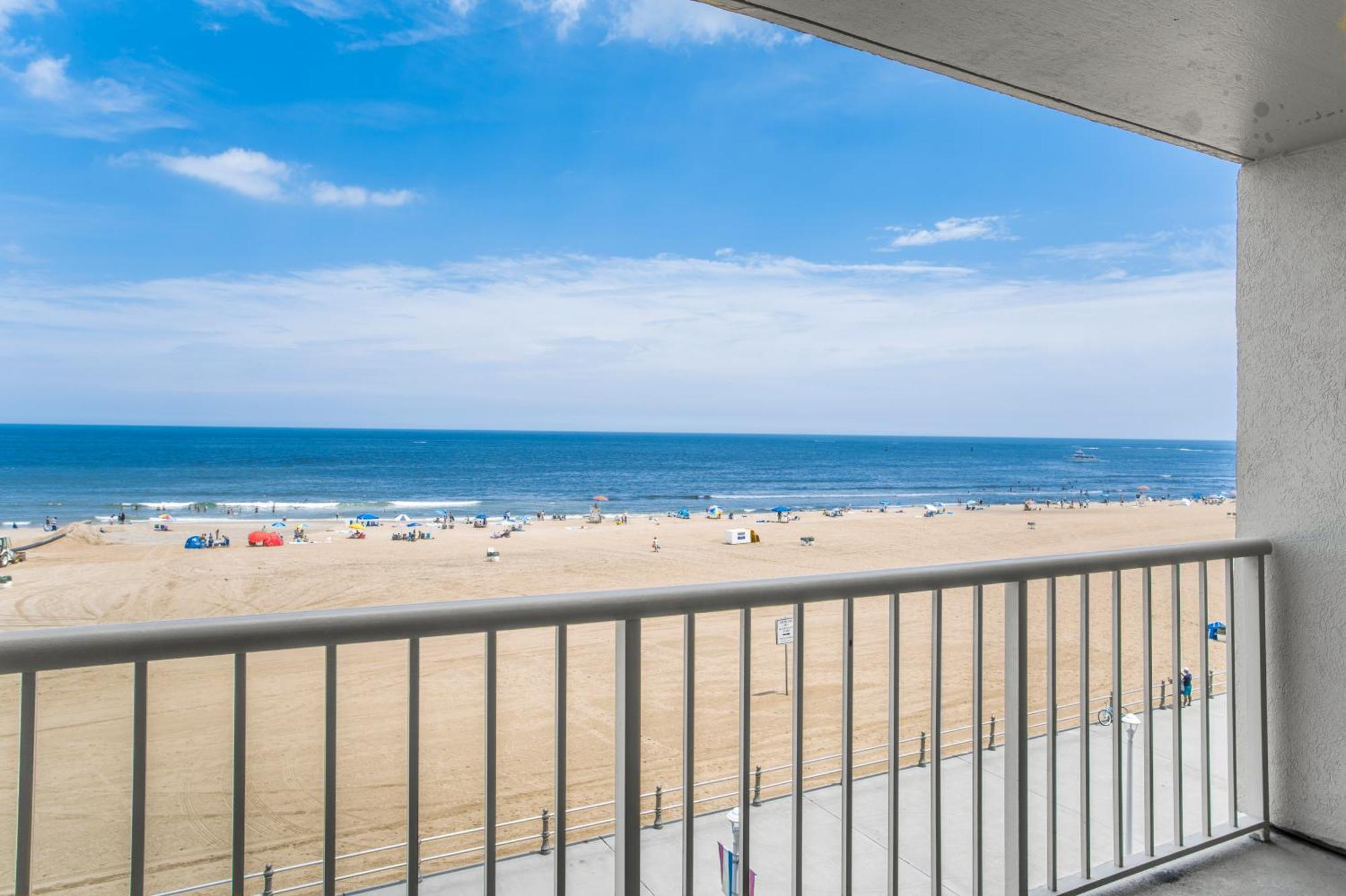 One-Bedroom Suite Ocean Front