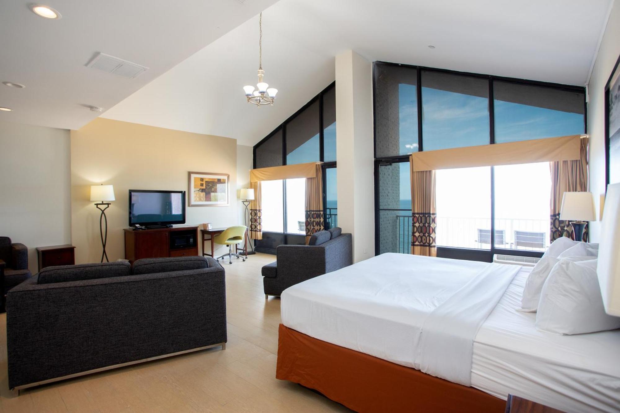 King Suite Non-Smoking Oceanfront
