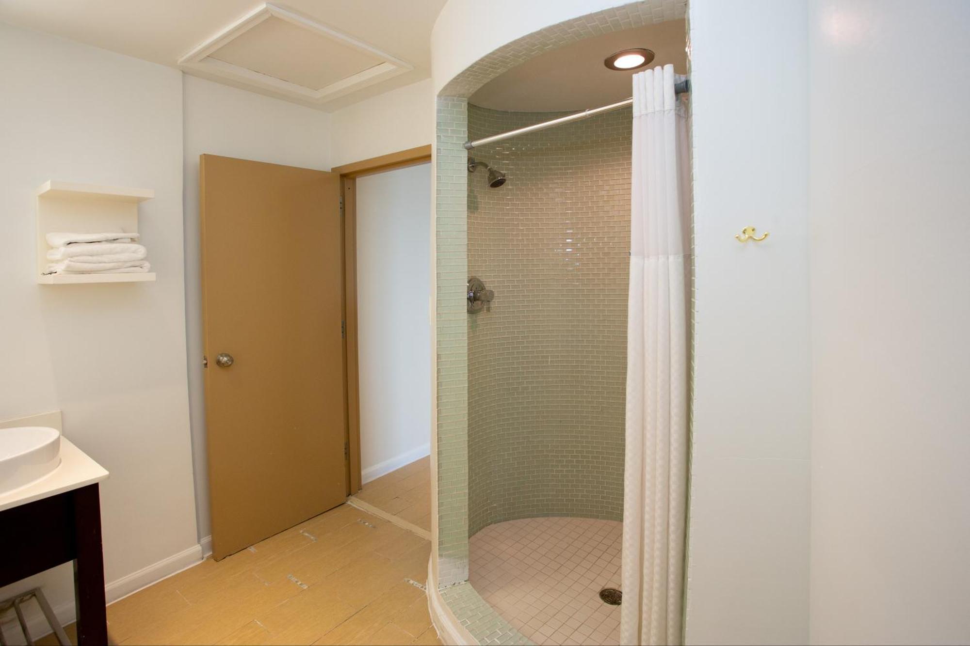 King Suite Non-Smoking Oceanfront