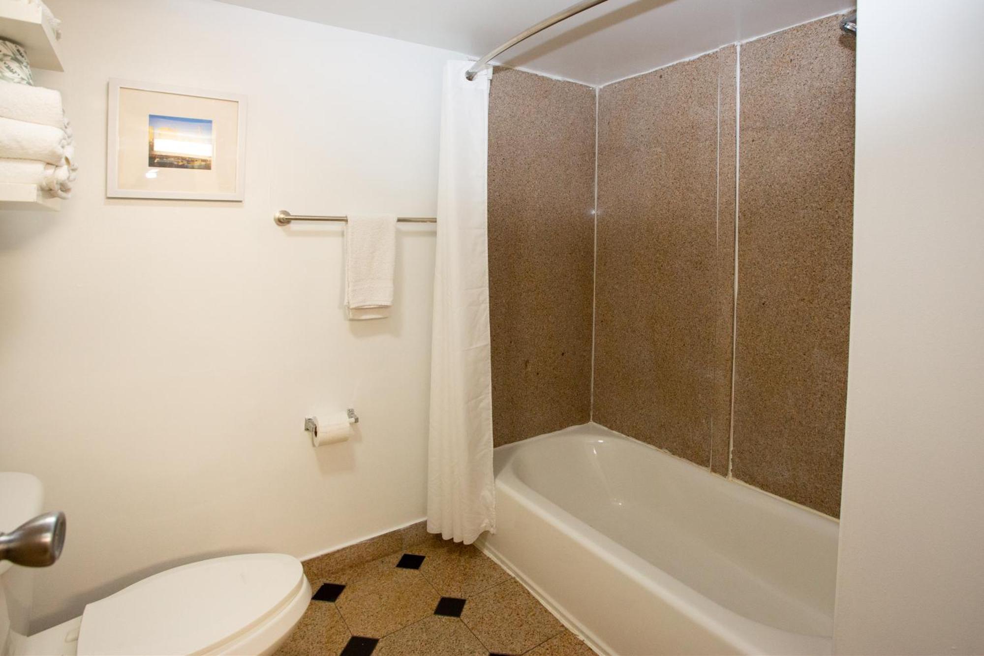 Deluxe Queen Room Two Queen Beds Non-Smoking Pool View