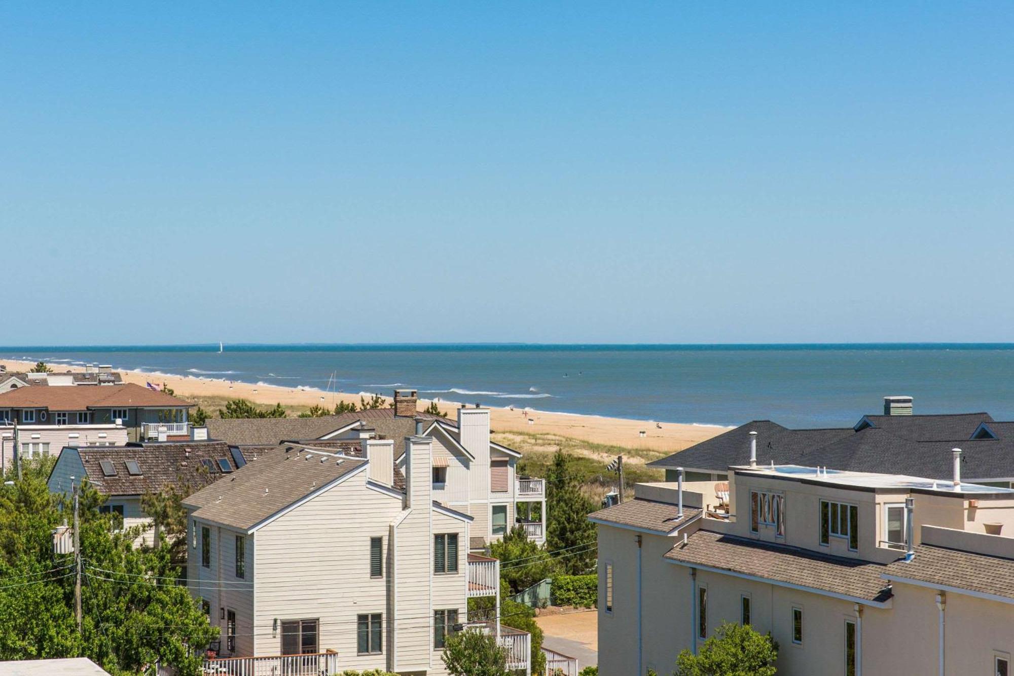Coastal View Accessible One Bedroom Suite 2 Queen Beds