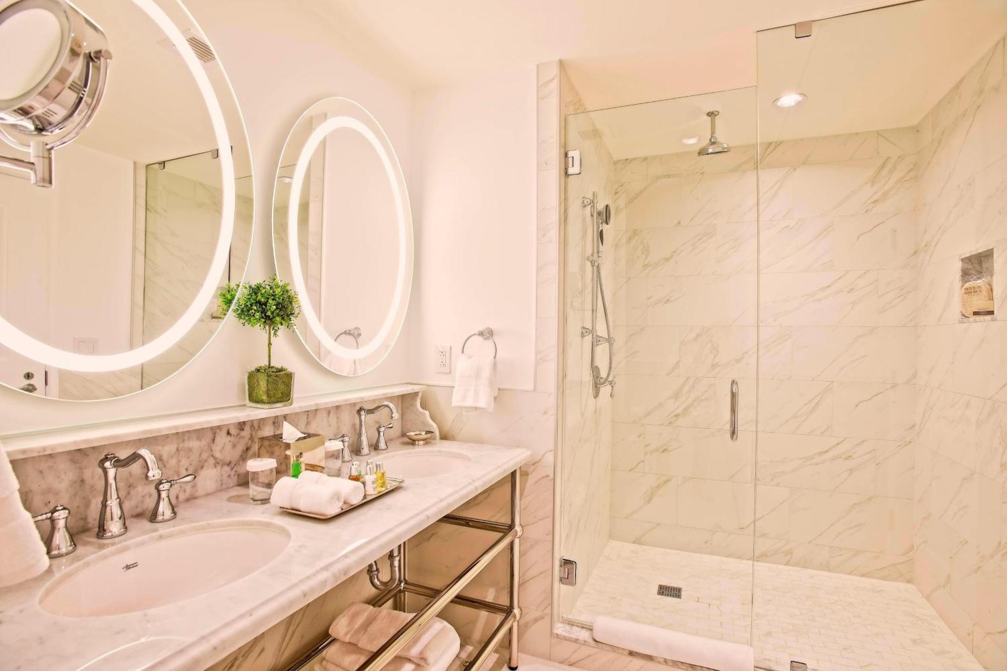 King Guest Room,1643194066:JPEG