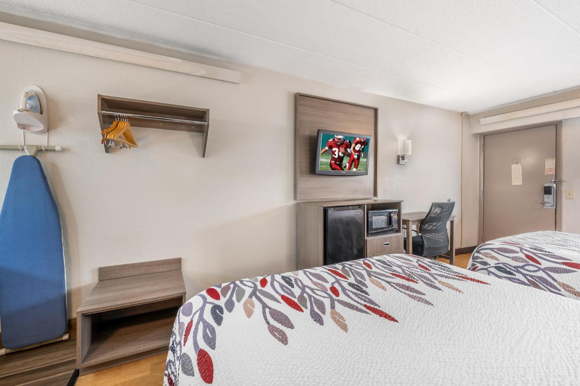 Deluxe Room with Two Double Beds Smoke Free