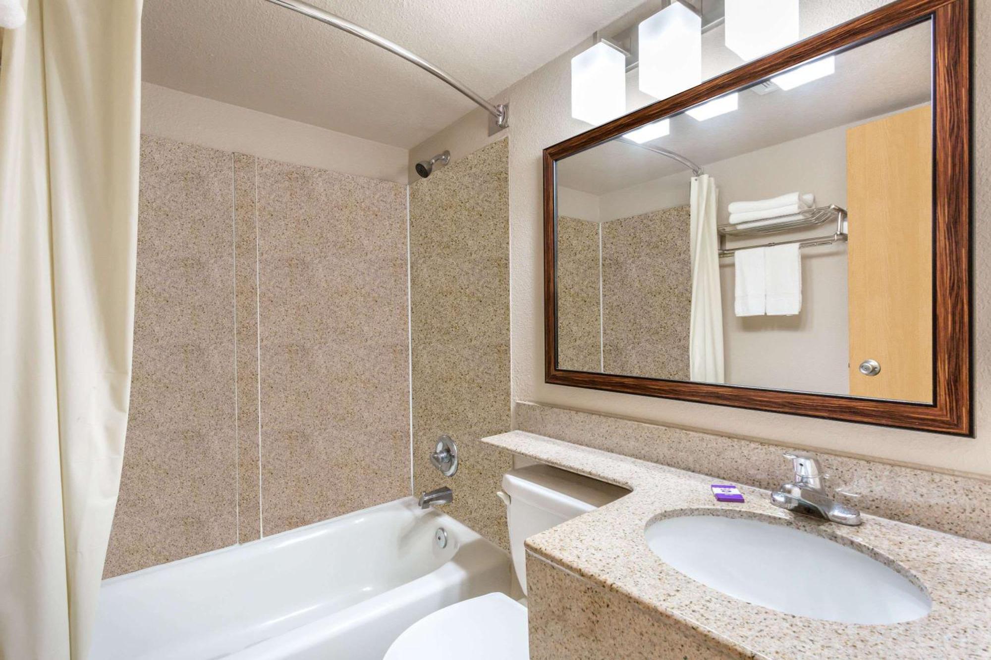 One-Bedroom Suite,1227096995:JPEG