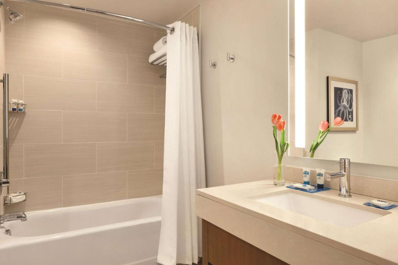 One-Bedroom Oceanfront Suite Two Queen Beds Accessible Tub