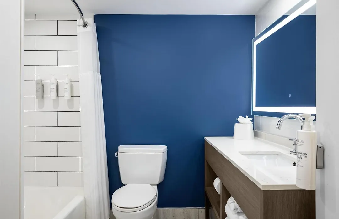 Spark By Hilton Virginia Beach Oceanfront-1