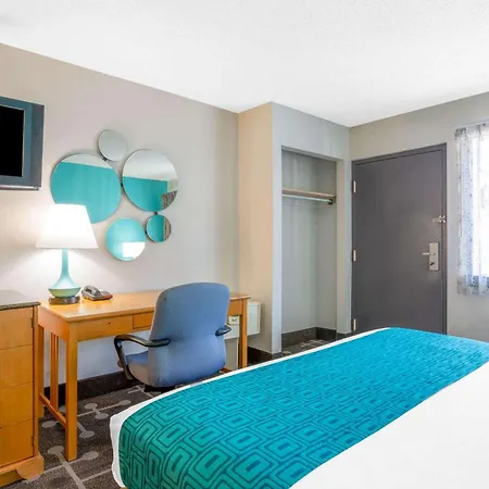 Howard Johnson By Wyndham Virginia Beach-2