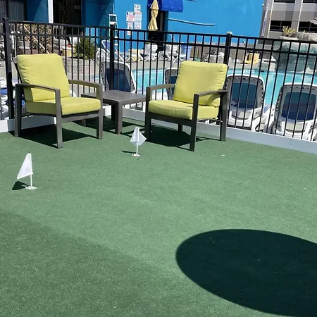 Days Inn By Wyndham Virginia Beach At The Beach-3