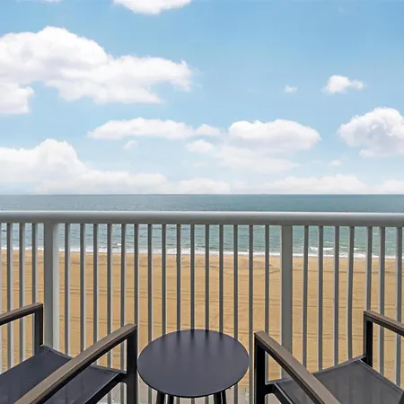 Hampton Inn Virginia Beach Oceanfront North-3