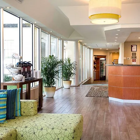Comfort Suites Beachfront-3