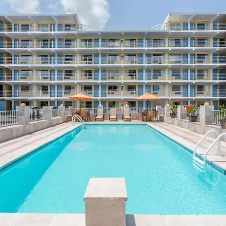 Howard Johnson By Wyndham Virginia Beach At The Beach-3