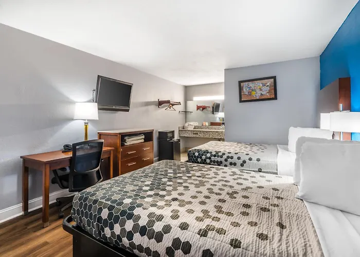 Econo Lodge Inn & Suites Virginia Beach - Norfolk