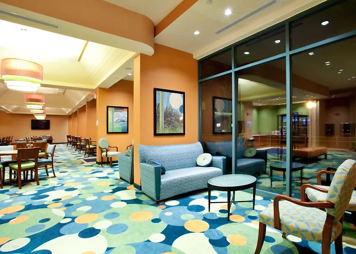 Holiday Inn Express & Suites Va Beach Oceanfront By Ihg Virginia Beach