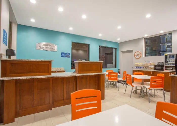 Howard Johnson By Wyndham Virginia Beach At The Beach