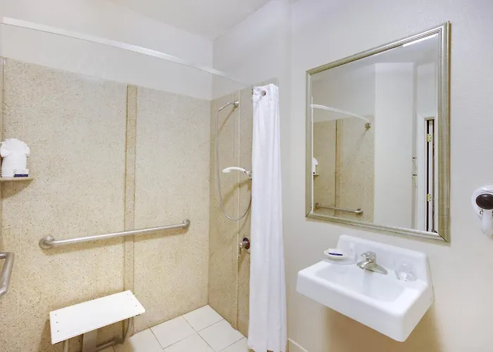 Candlewood Suites Virginia Beach Town Center By Ihg